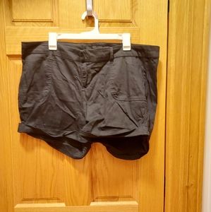 Torrid Size 18 (2X/XXL) Black shorts mid thigh